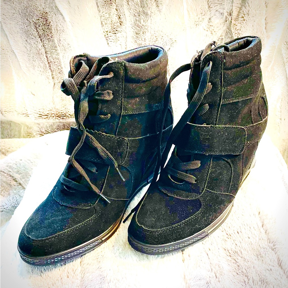 Bucco Nichole Lee Wedge Sneaker In Black Size 8.5